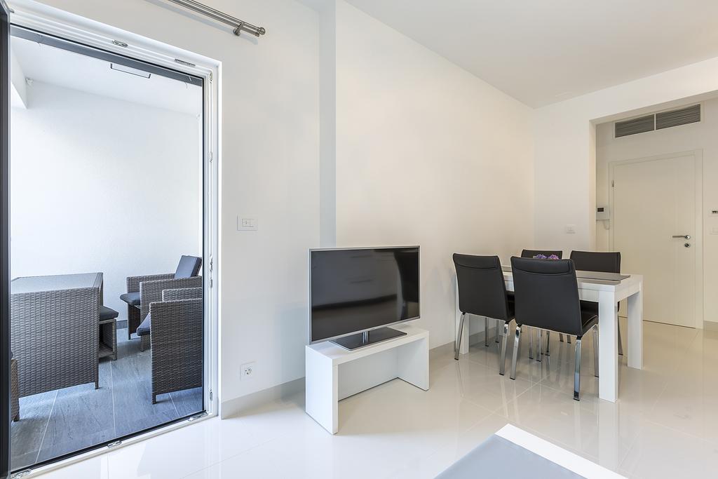 Villa Sky Мимице Екстериор снимка